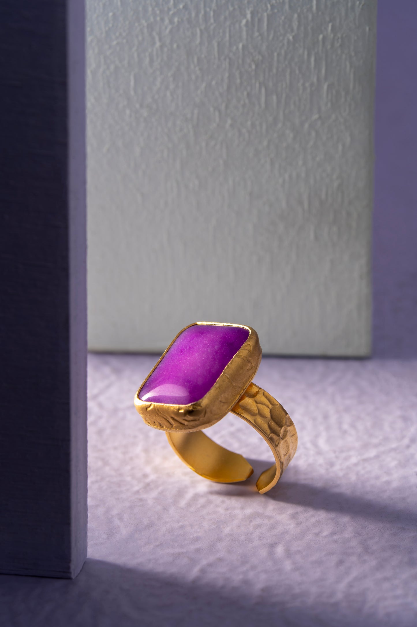 Χειροποίητο δαχτυλίδι με μωβ πέτρα