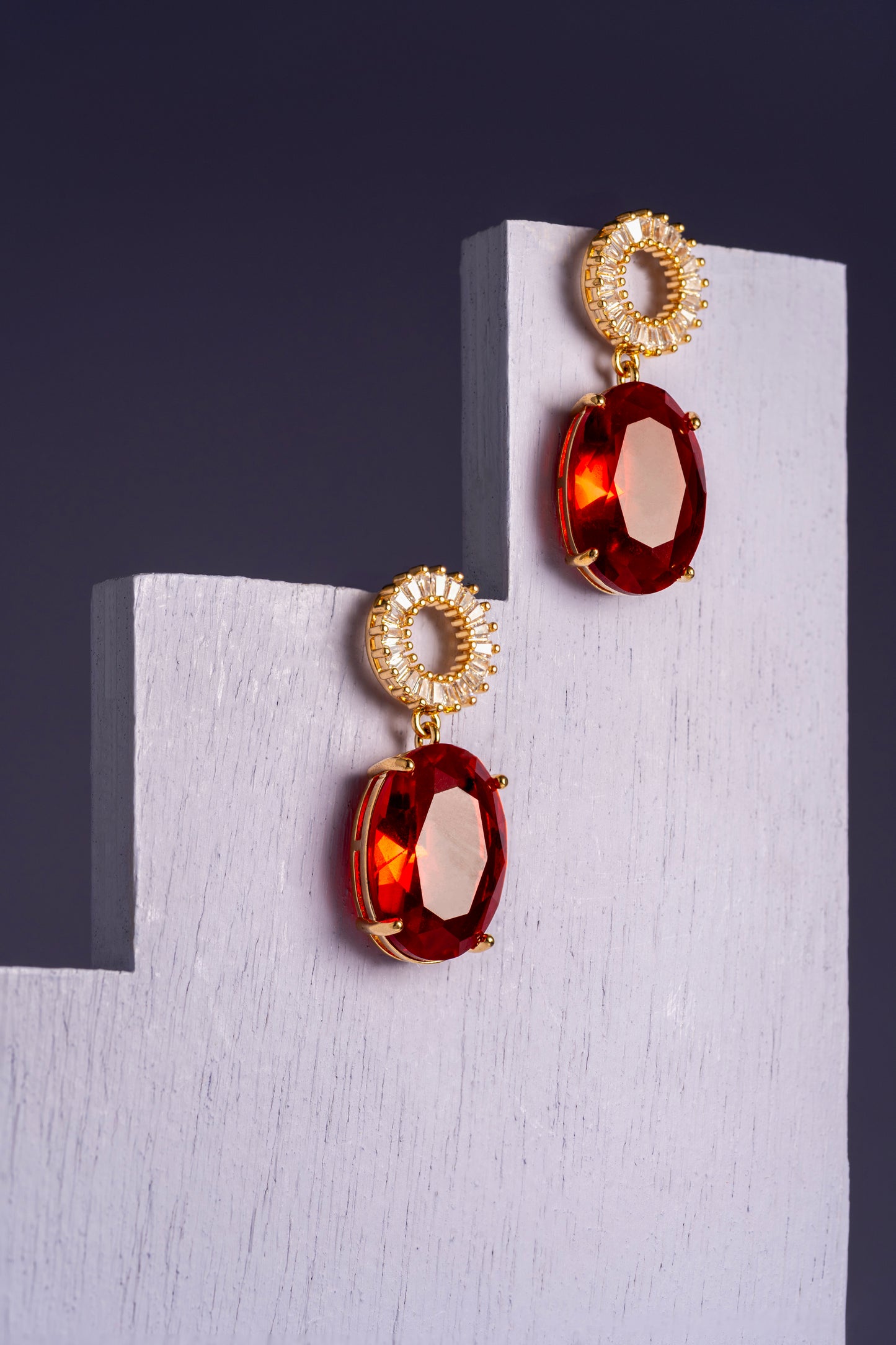 Σκουλαρίκια με κόκκινο κρύσταλλο