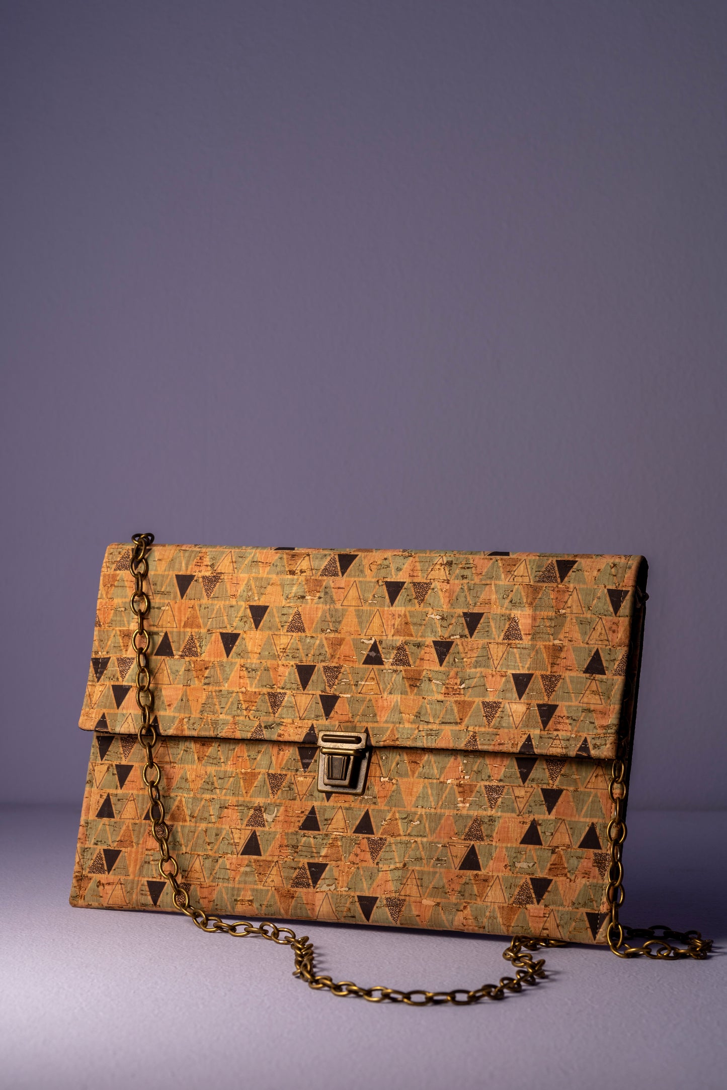 Τσάντα από φελλό με αλυσίδα